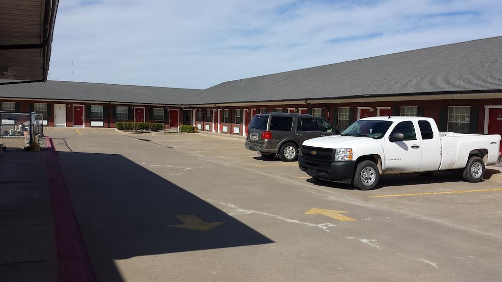 Green Country Inn Henryetta Экстерьер фото