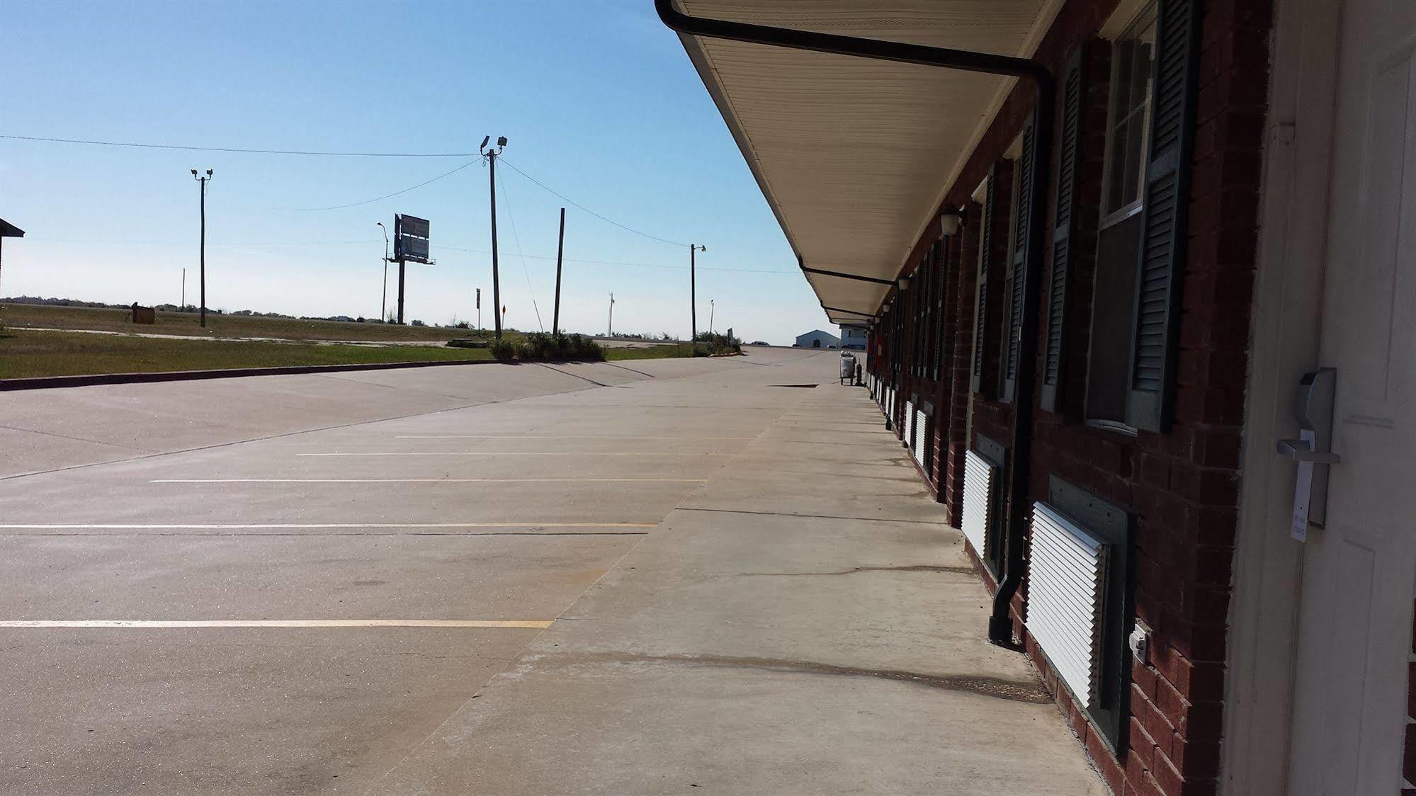 Green Country Inn Henryetta Экстерьер фото